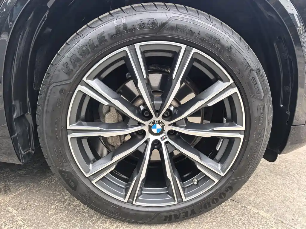 BMW X5 2022 xDrive 30Li Premium M Sport