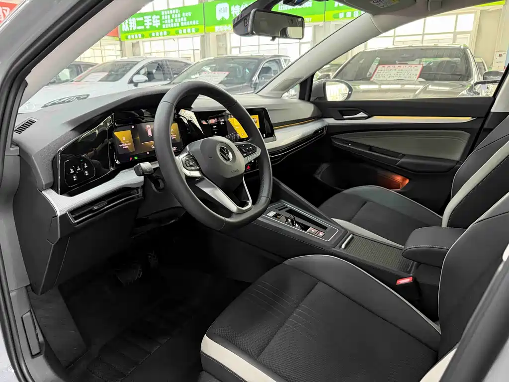 Volkswagen Golf 2023 280TSI DSG Pro