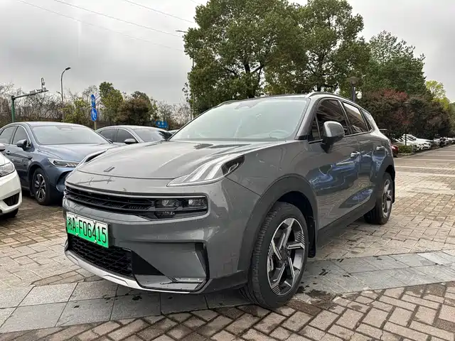 2022 Lynk & Co 06
