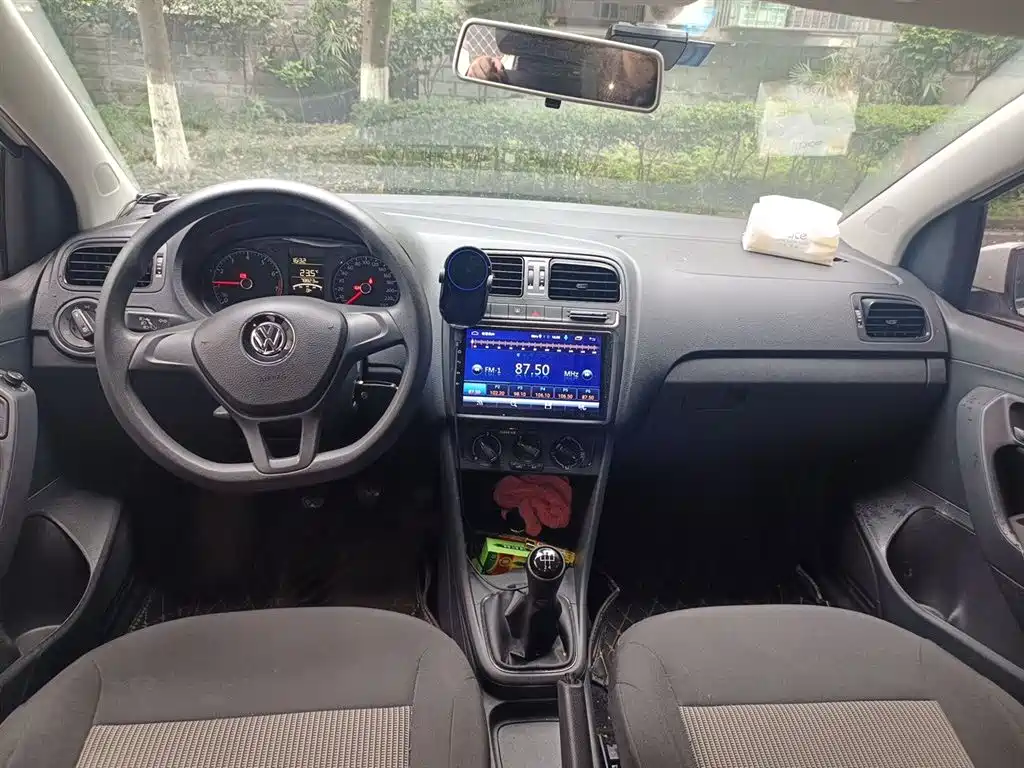 Volkswagen Polo 2016 1.4L MT