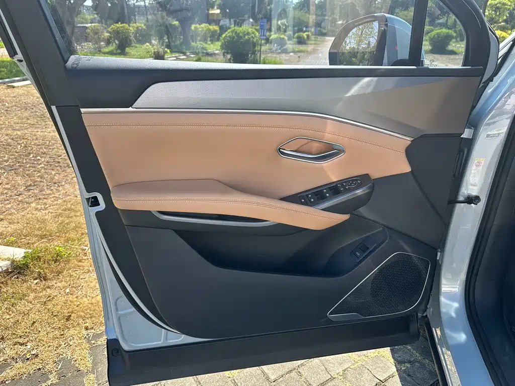 BYD L DM-i — миниатюра 13