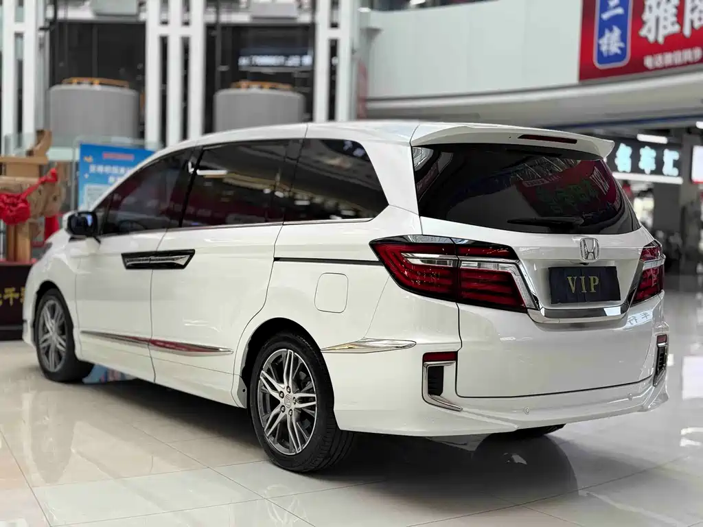 Honda Elysion — миниатюра 7