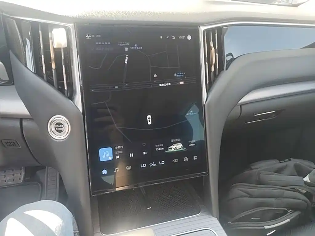Hongqi Hongqi HS7 PHEV — миниатюра 13