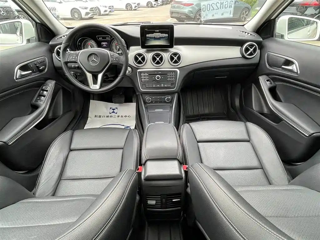 Mercedes-Benz GLA — миниатюра 12