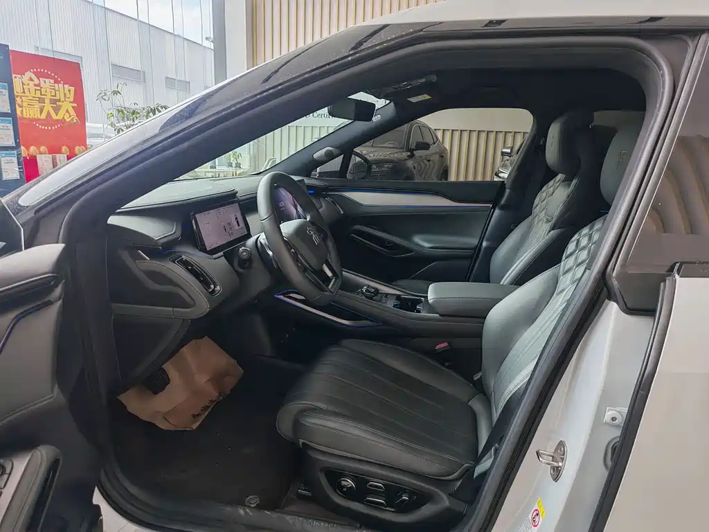 BYD L EV — миниатюра 12