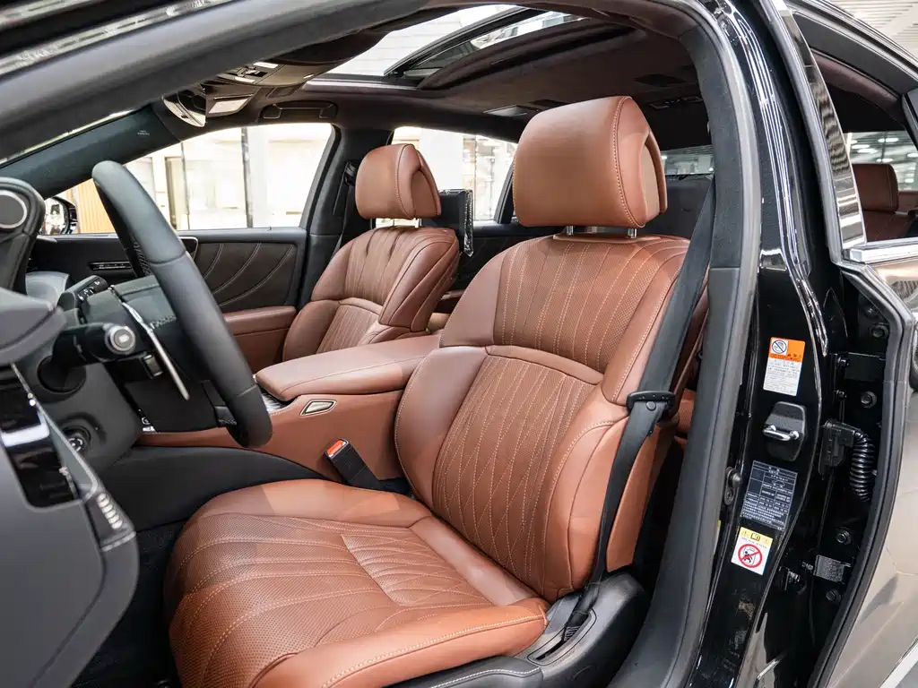 Lexus LS — миниатюра 11