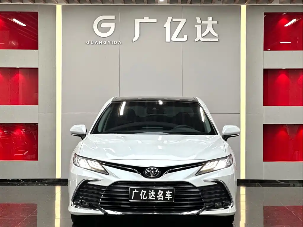 Toyota Camry — миниатюра 2