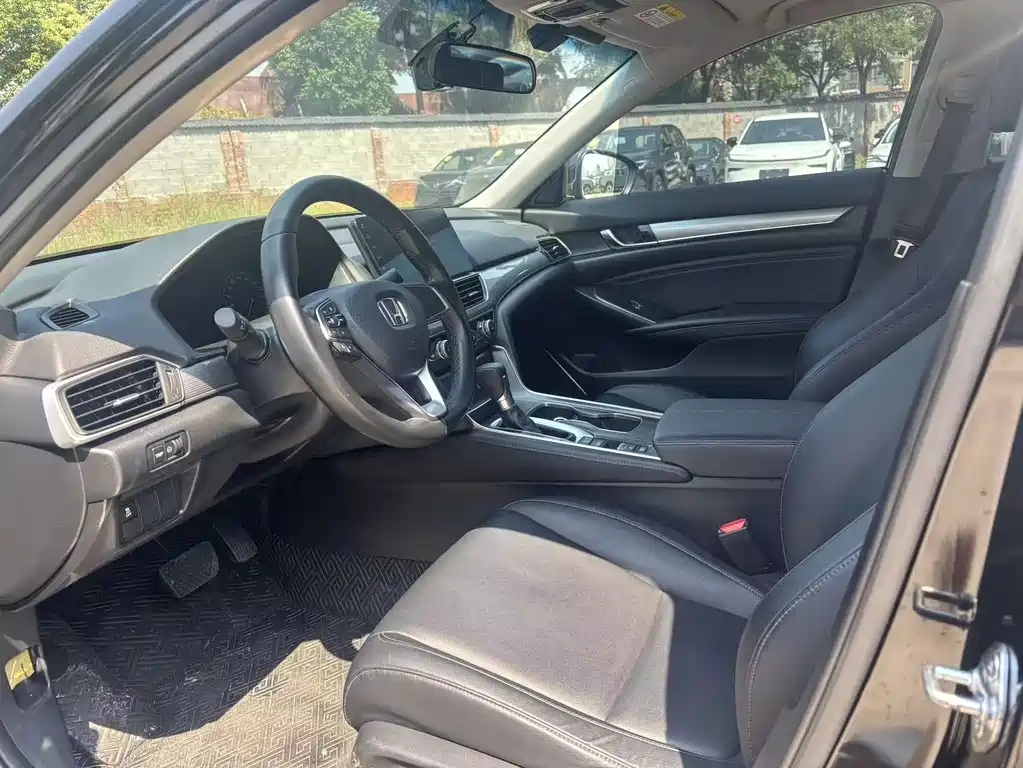 Honda Accord — миниатюра 8