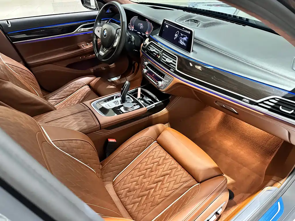 BMW 7 Series — миниатюра 15