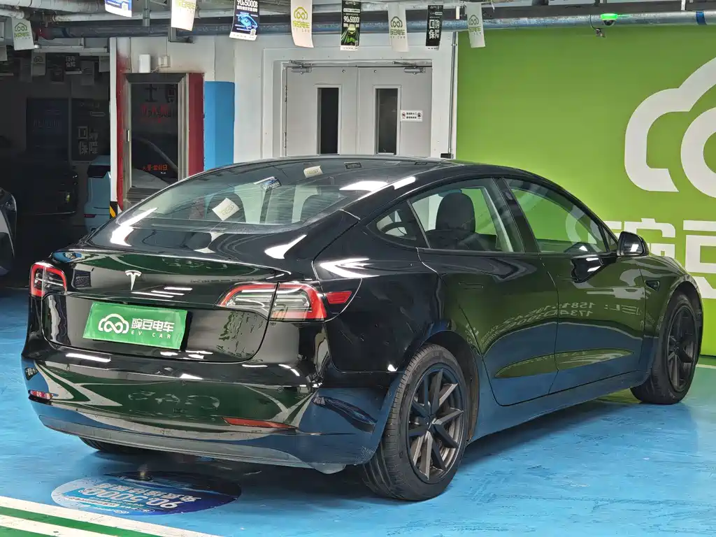 Tesla Model 3 — миниатюра 16