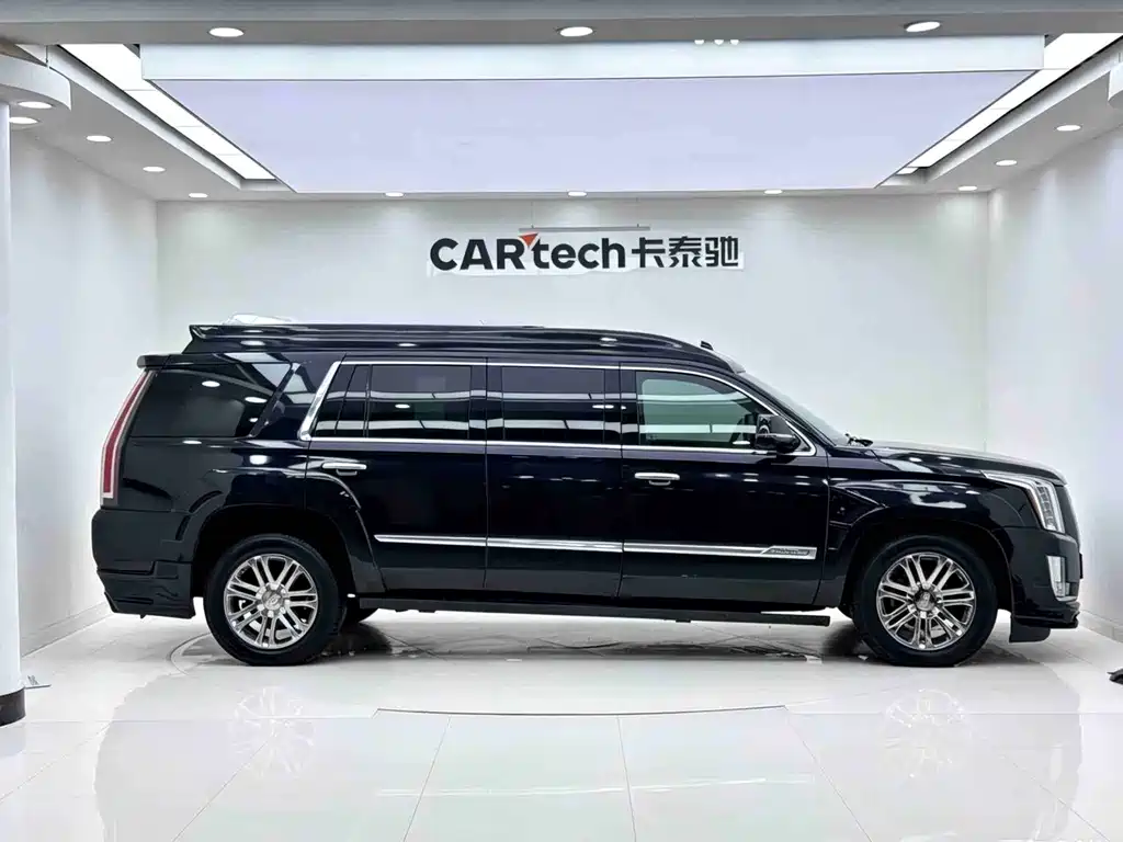 Cadillac Escalade — миниатюра 5