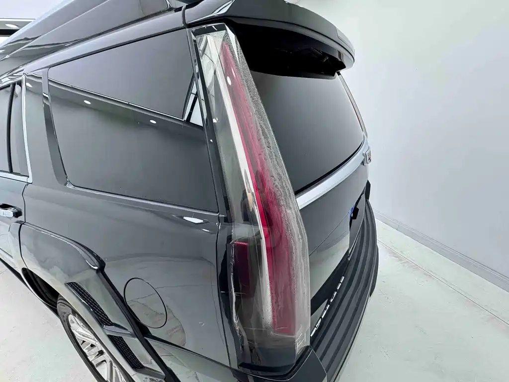 Cadillac Escalade — миниатюра 14