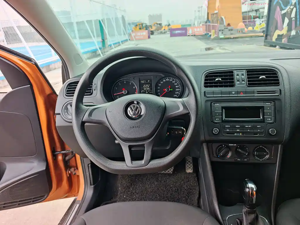 Volkswagen Polo — миниатюра 13
