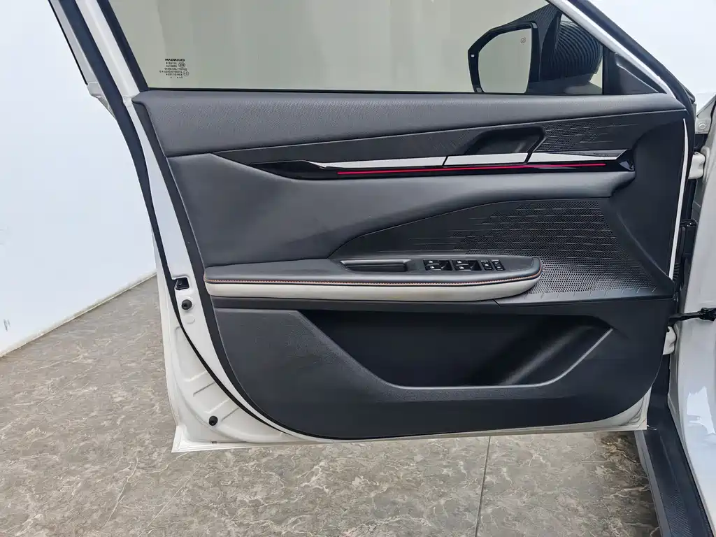 Changan UNI-V — миниатюра 19