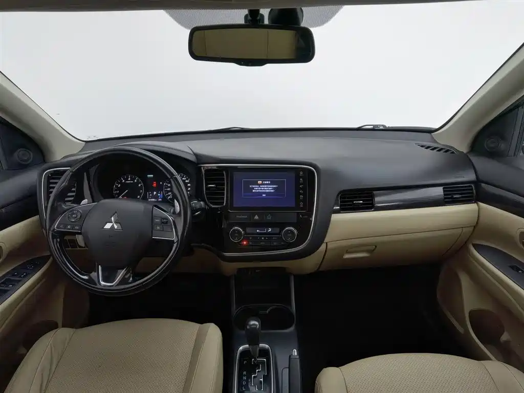 MITSUBISHI OUTLANDER