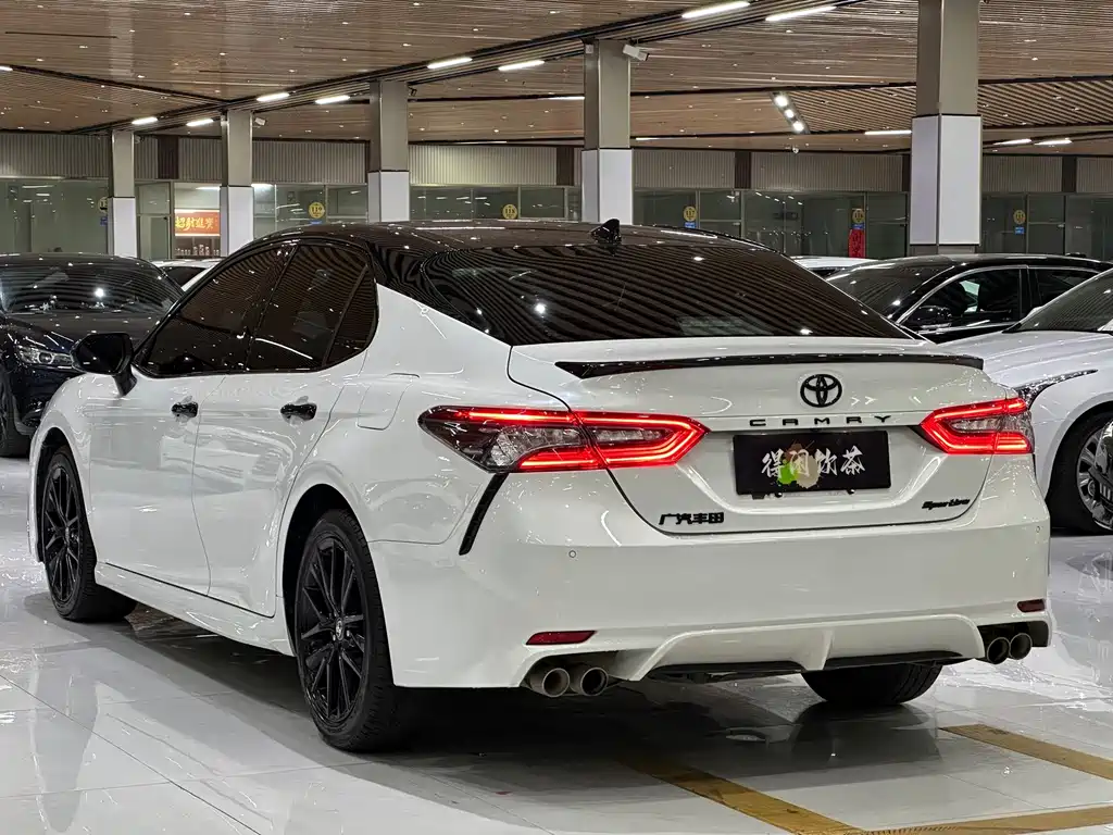 Toyota Camry — миниатюра 27