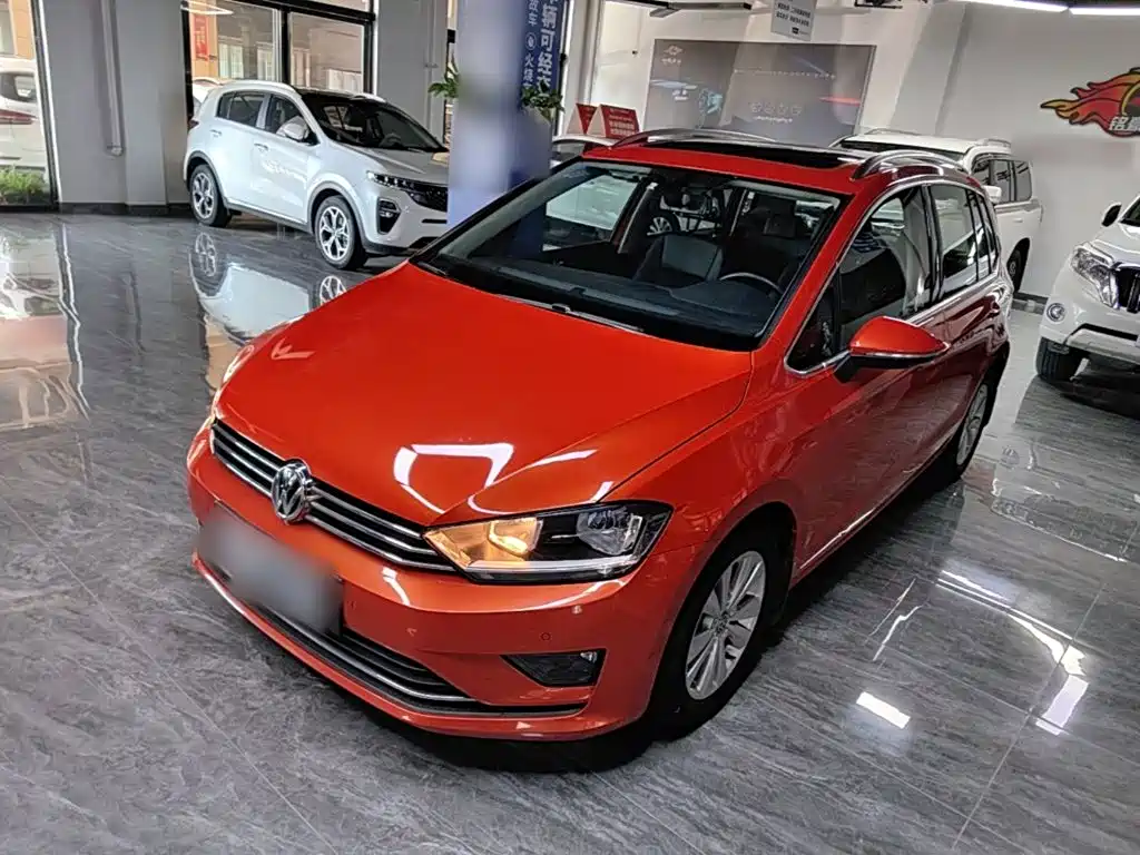 Volkswagen Golf ·
