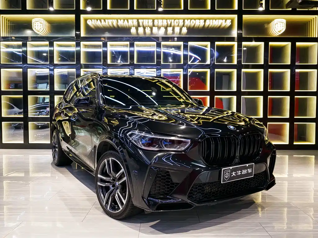 BMW  X5 M