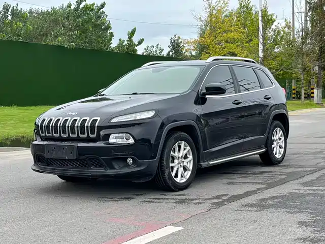 JEEP FREE LIGHT 2017