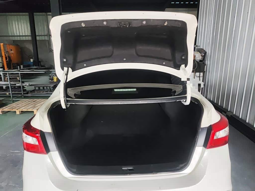 Nissan Sylphy 1.6 л 2023 г. Белый, пробег 45100 км