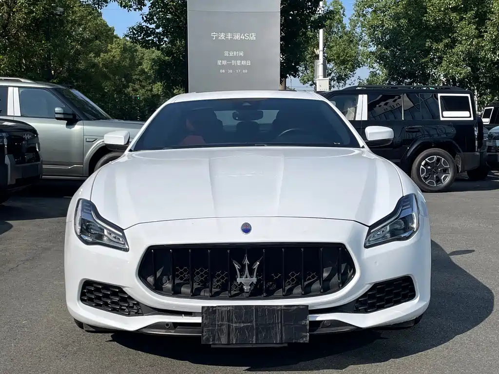 Maserati Quattroporte — миниатюра 2