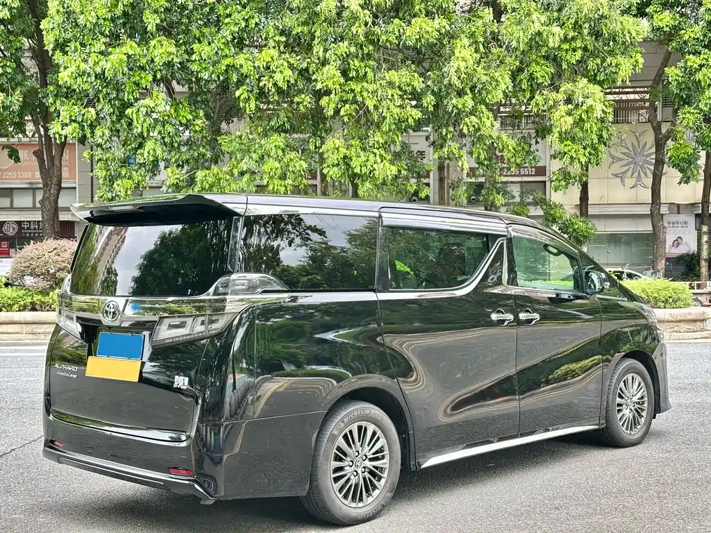Toyota Vellfire — миниатюра 4