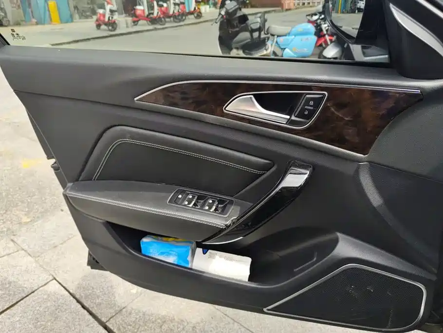 Zotye Zotye Z700 — миниатюра 7