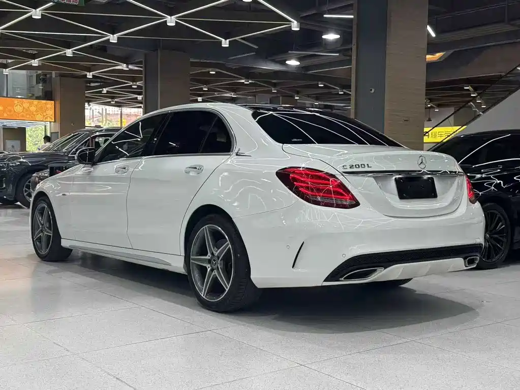 Mercedes-Benz C-Class — миниатюра 6