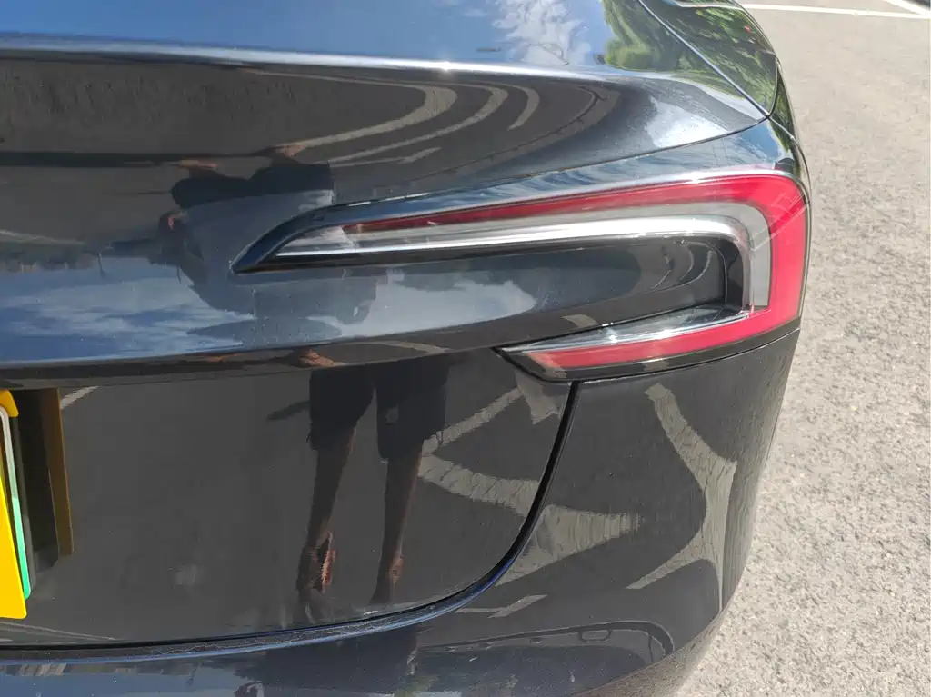 Tesla Model 3 — миниатюра 12