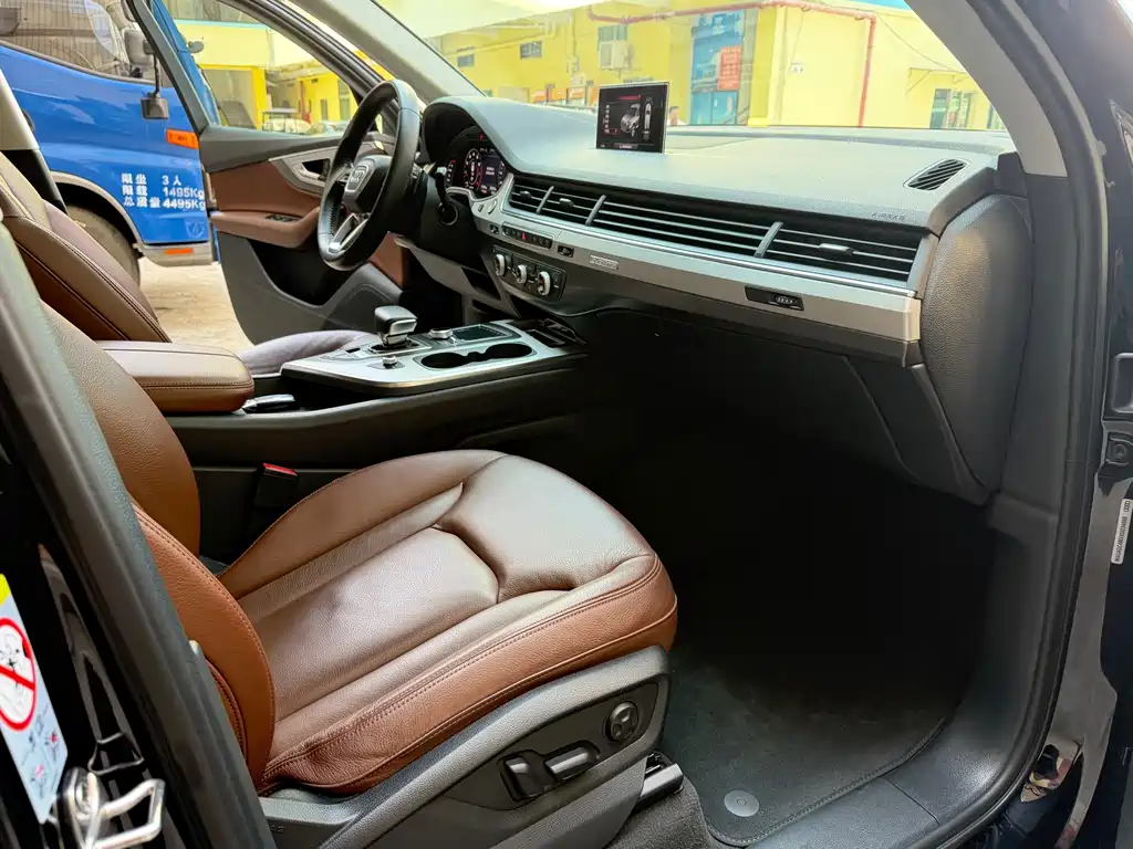 Audi Q7 — миниатюра 7