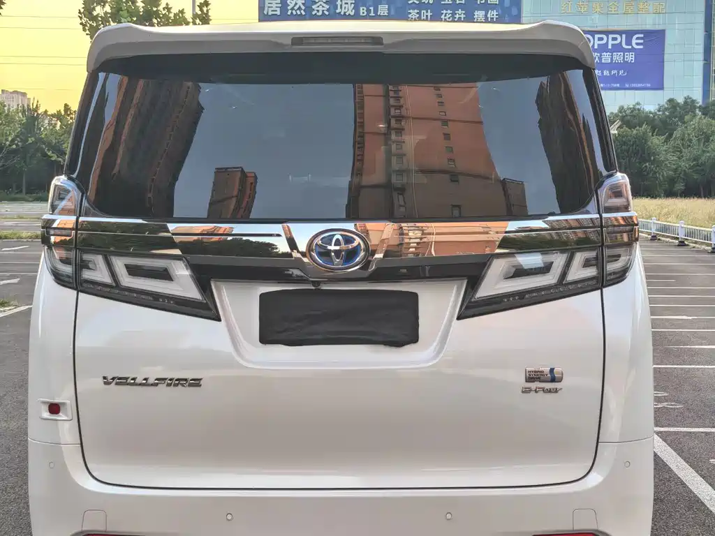 Toyota Vellfire — миниатюра 5