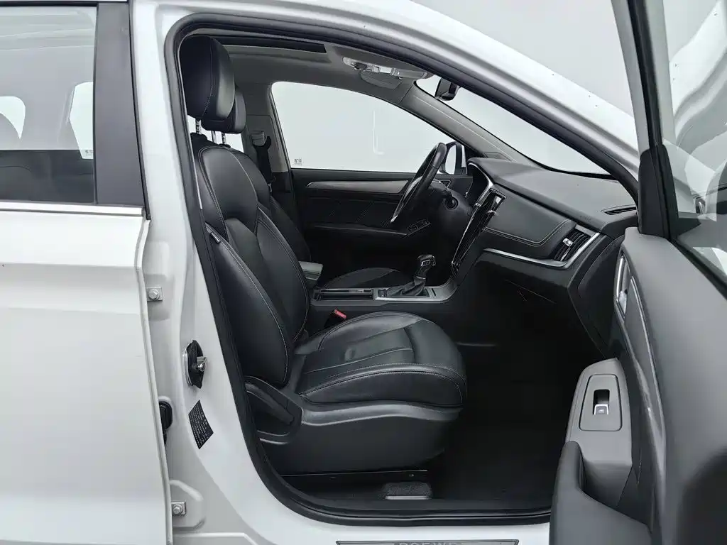 Roewe RX5 — миниатюра 23