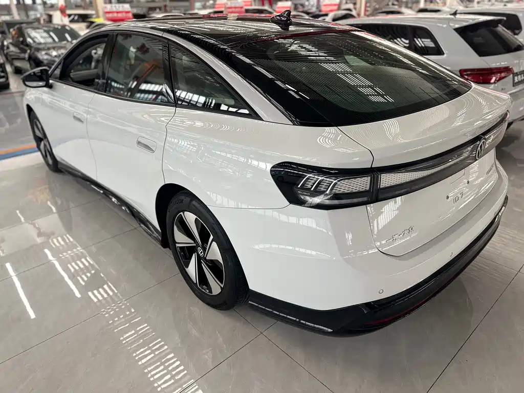 VOLKSWAGEN ID.7 VIZZION