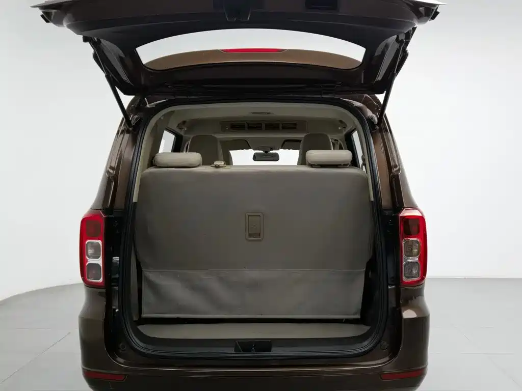 Wuling Hongguang — миниатюра 16