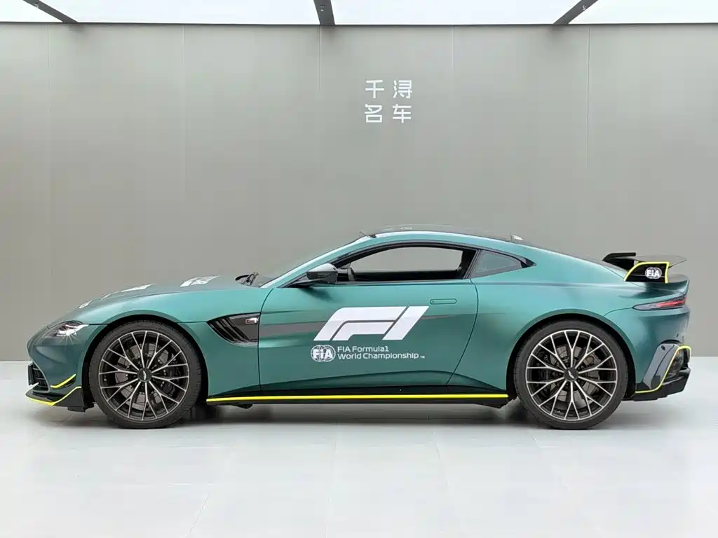 Aston Martin V8 Vantage — миниатюра 3
