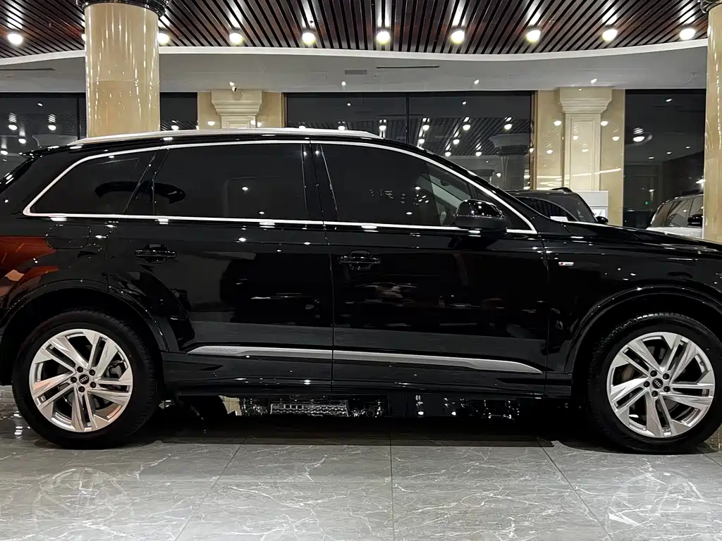 Audi Q7 — миниатюра 7