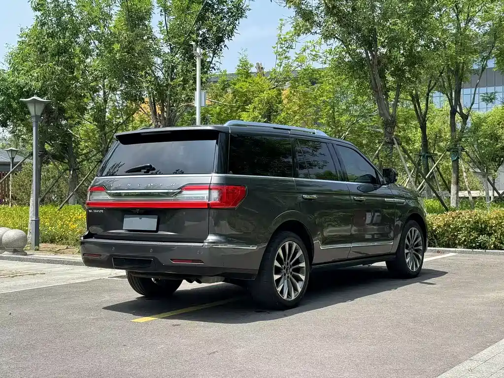 Lincoln Navigator 2018 3.5T V