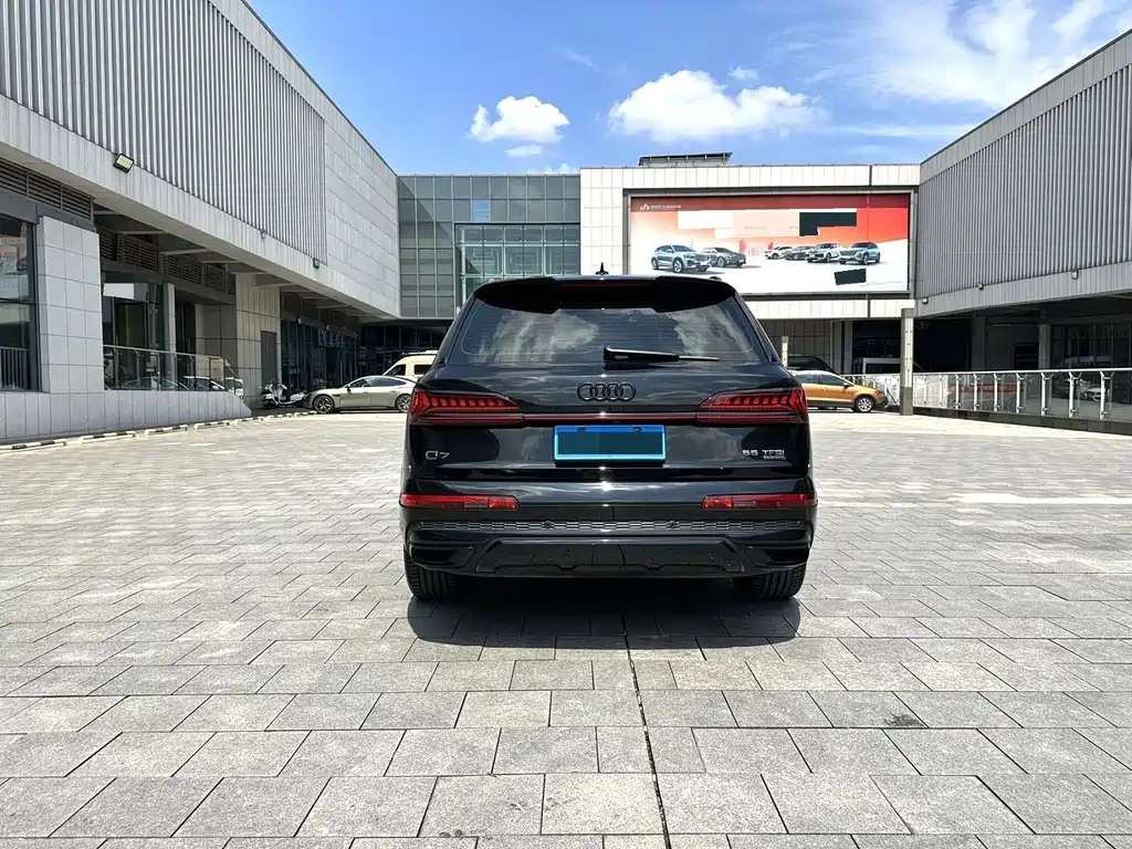 Audi Q7 — миниатюра 8