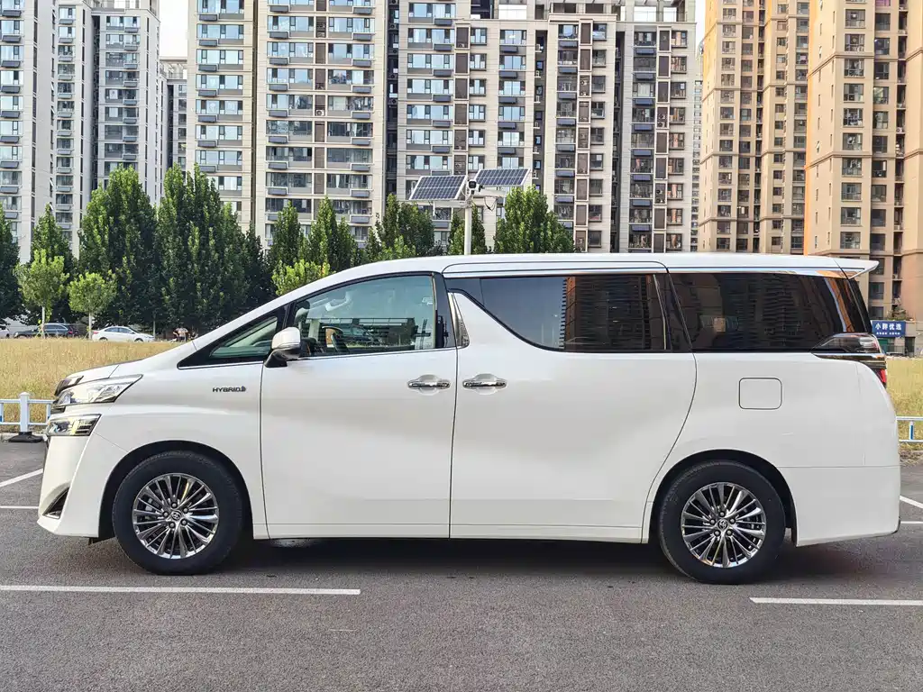 Toyota Vellfire — миниатюра 2
