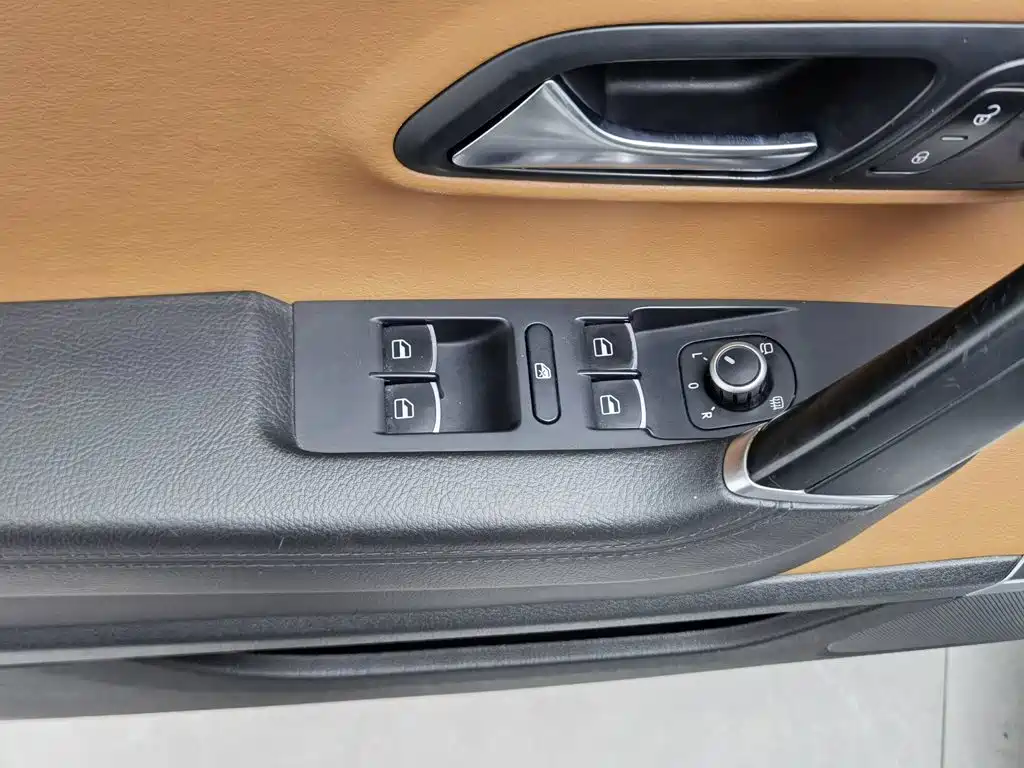 Volkswagen CC — миниатюра 9