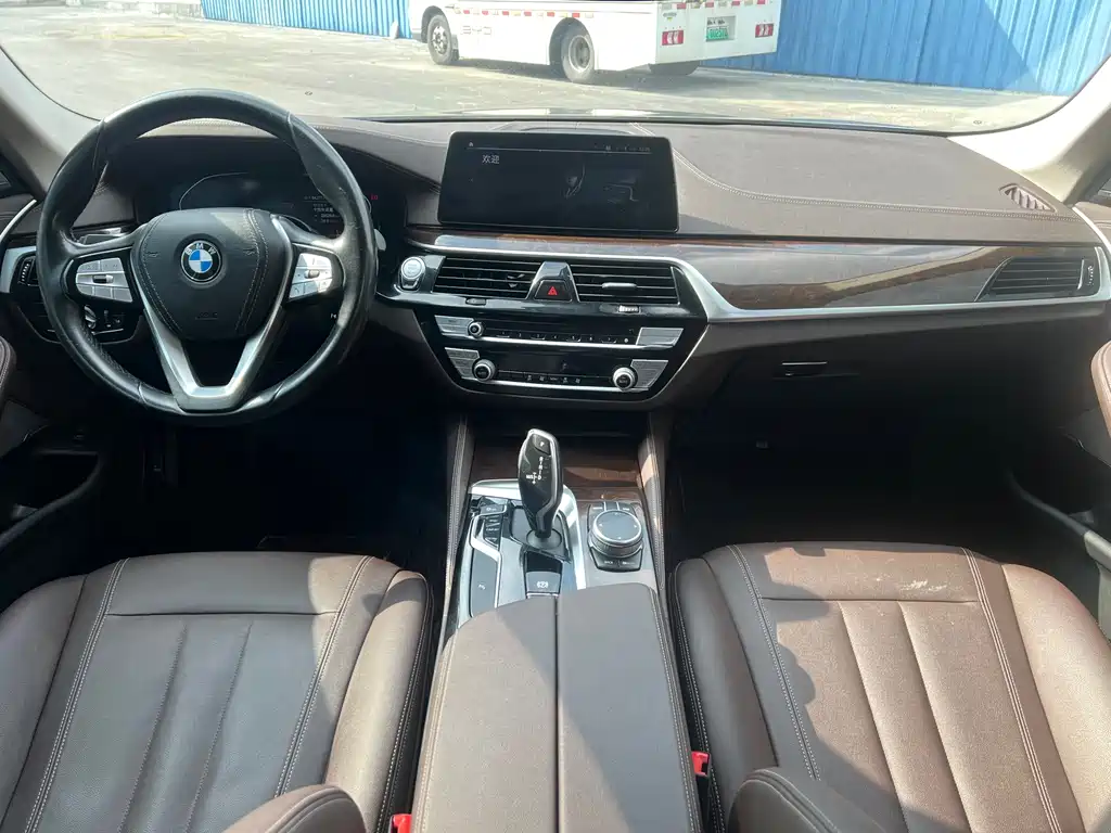 BMW 5 SERIES