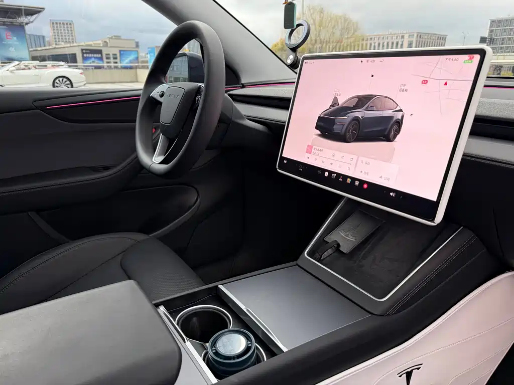 TESLA MODEL Y