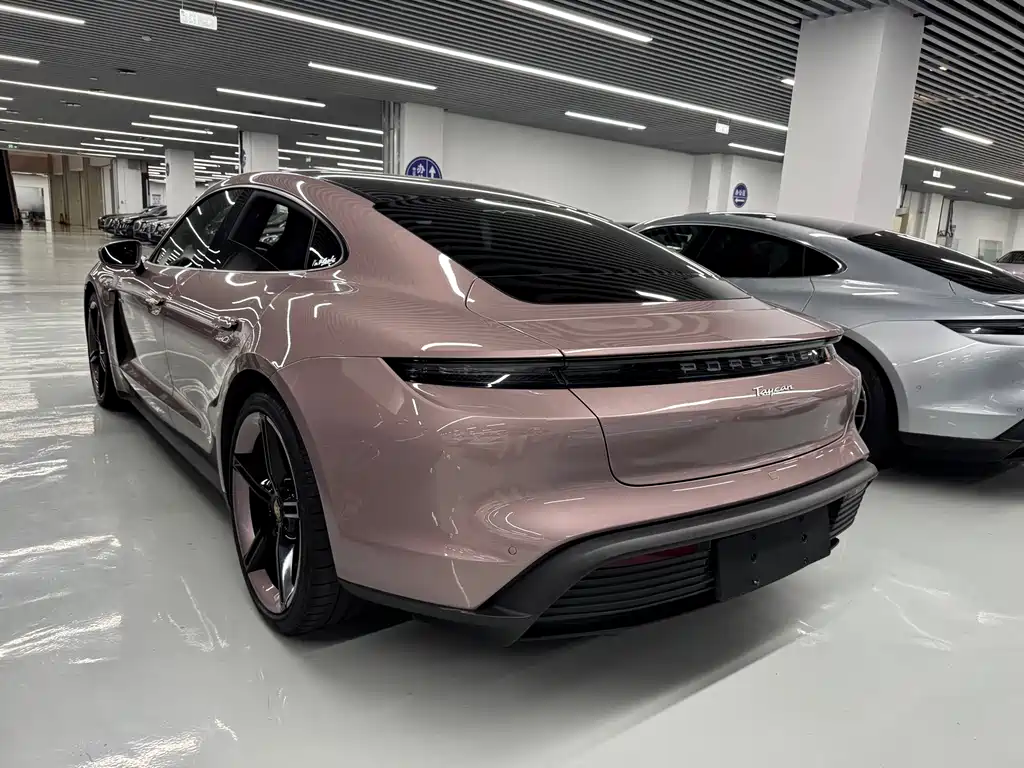 Porsche Taycan — миниатюра 18
