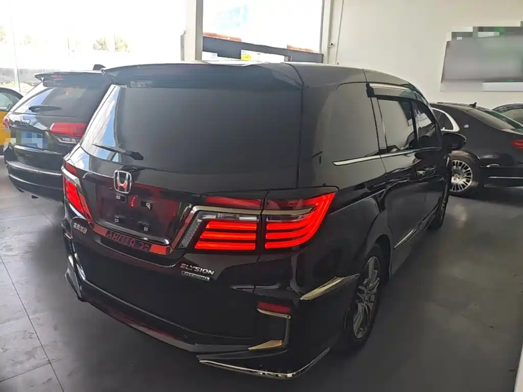 Honda Elysion — миниатюра 7