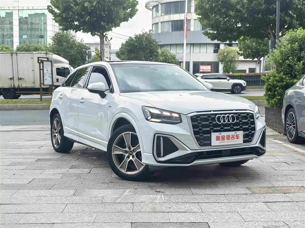 Audi Q2L
