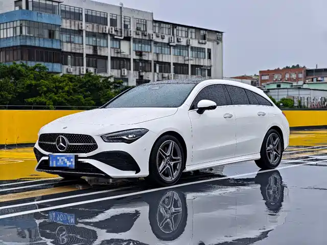 Mercedes-Benz CLA 2025 CLA 200 — фото 1