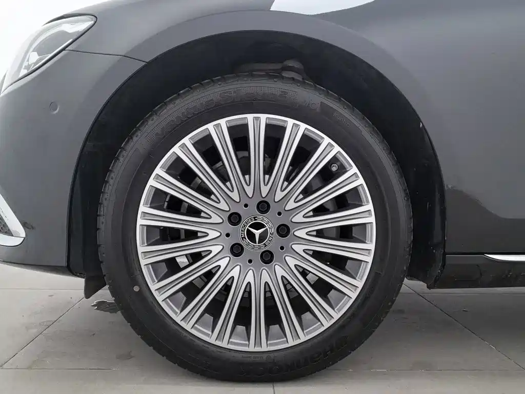 Mercedes-Benz E-Class — миниатюра 17