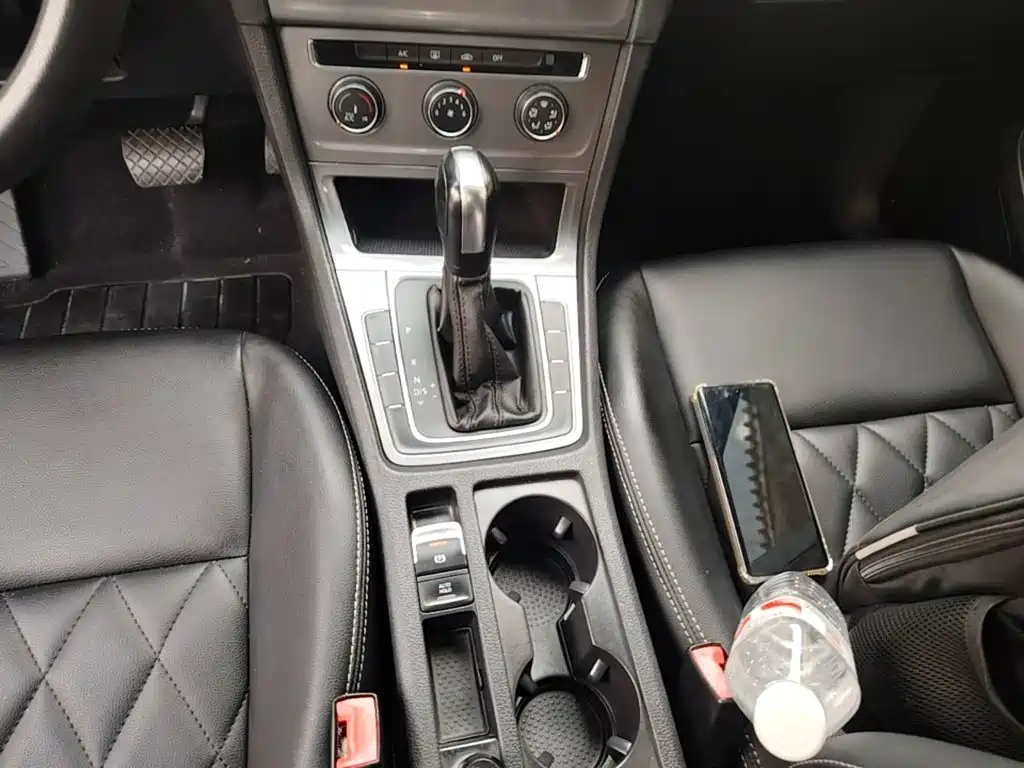 Volkswagen Golf — миниатюра 14
