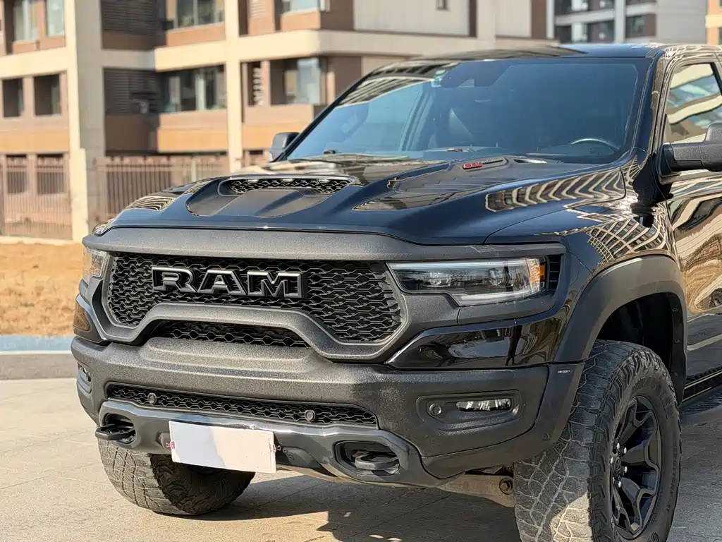 Ram Trucks 2022 6.2T
