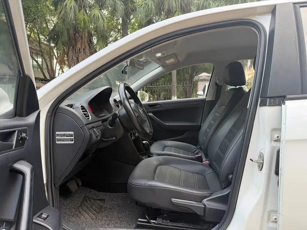 Volkswagen Jetta 1.6L Auto Fashion Type, фото 4